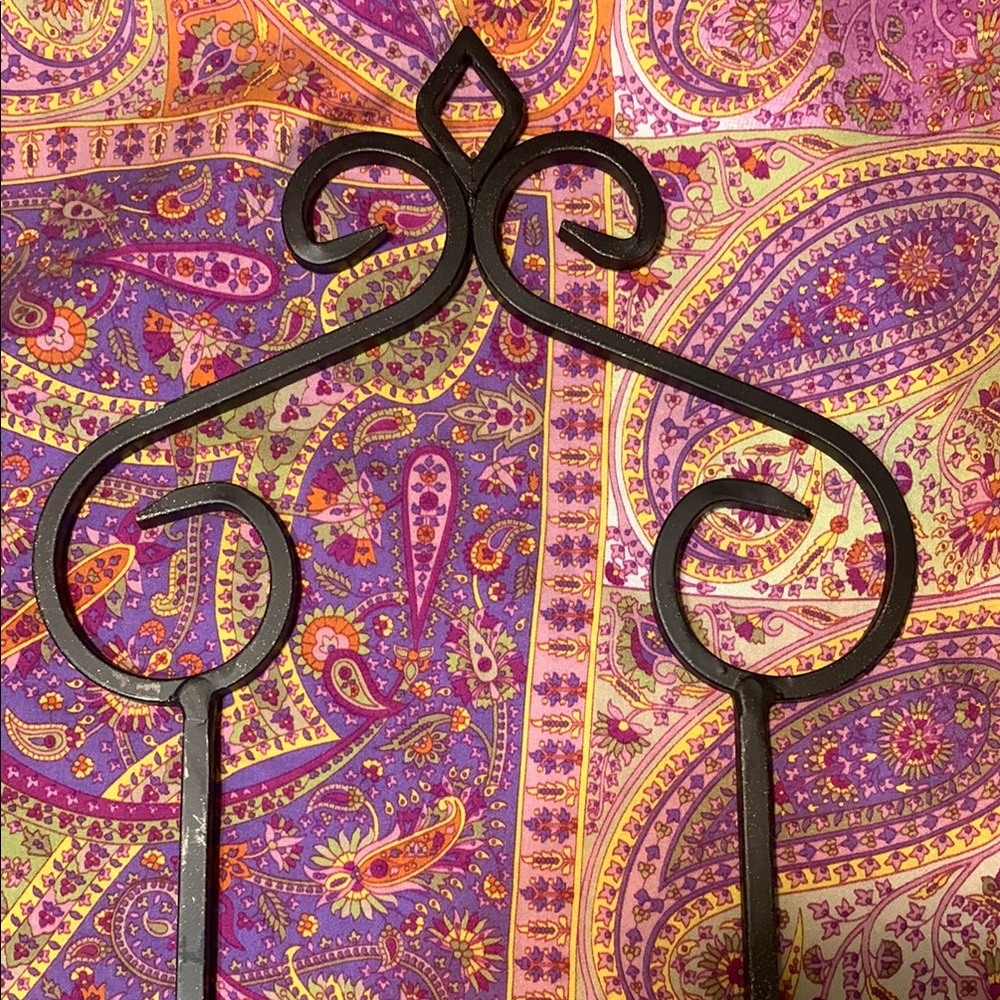 Vintage elegant Black Wrought Iron Metal Two Plate Wall Decor - Picture 2 of 12